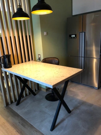 УТ147/1 стол из кварца