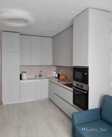 Кухня с фасадами FENIX