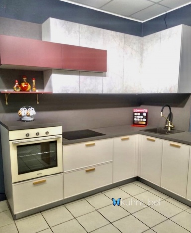 Кухня с прямыми фасадами Пластик / Мдф-пвх с фрезетовкой