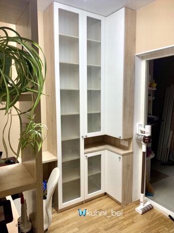 Заказ УТ260/1. Шкаф-витрина в комнату