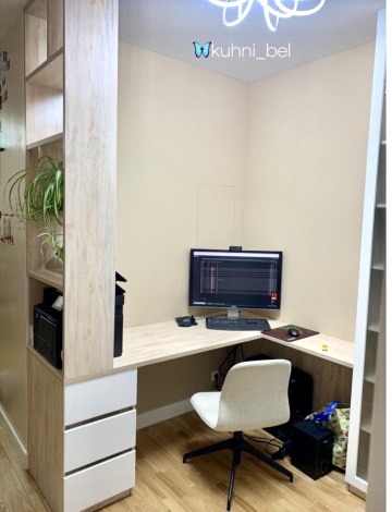 Рабочий стол со стеллажом и тумбами