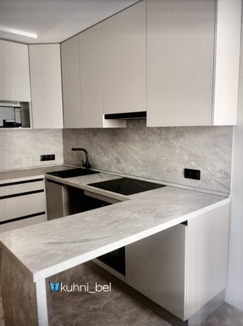 Заказ УТ219. Светлая кухня без ручки Модерн