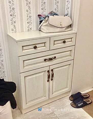 Тумба из Массива в коридор