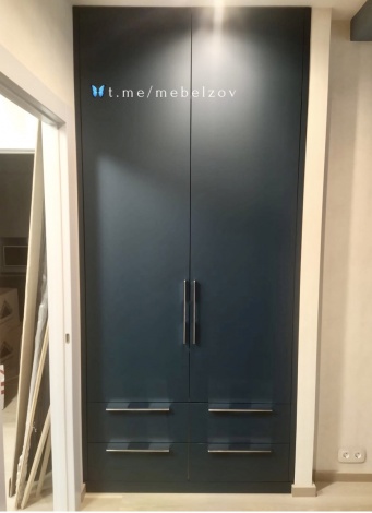 УТ304/1. Синий шкаф в нишу