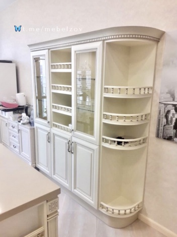 УТ181. Буфет из массива ясеня в Гостиную