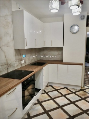 Белая глянцевая кухня из Акрила