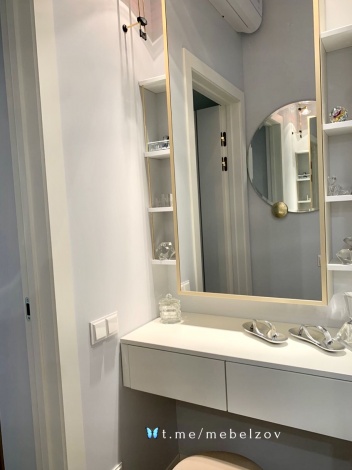 УТ247. Тумбочка с Зеркалом в нишу