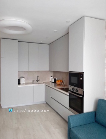 Кухня до потолка из пластика Fenix