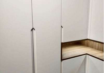 Шкаф в Прихожую белый