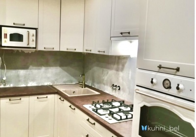 Белая кухня Неоклассика