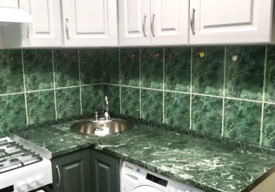 Кухня Малахит, бело-зеленая