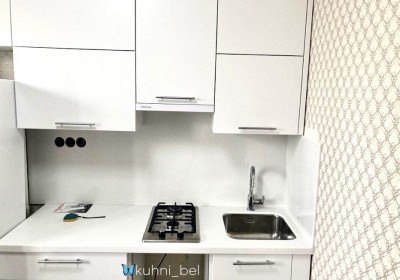 Маленькая кухня с матовыми фасадами