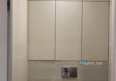 Заказ УТ190/2. Шкаф до потолка в туалет с фасадами без ручек