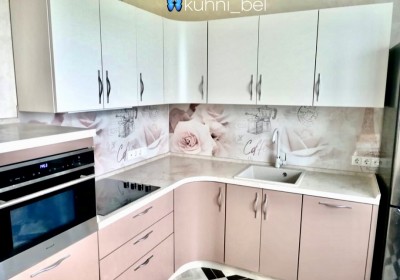 Кухня розового цвета с прямыми фасадами Эмаль матовая