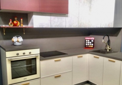 Кухня с прямыми фасадами Пластик / Мдф-пвх с фрезетовкой