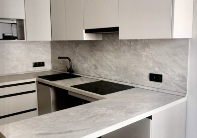 Заказ УТ219. Светлая кухня без ручки Модерн