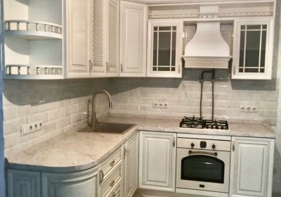 Элегантная кухня из массива в дом