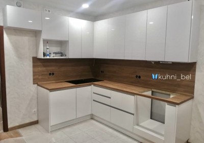 Белая глянцевая кухня из Акила в стиле Минимализм