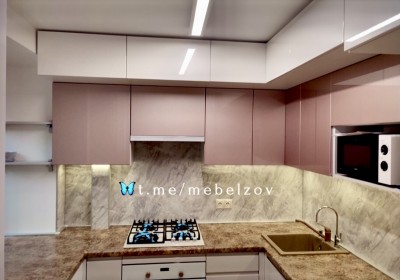 УТ279.Пурпурная кухня с фасадами из Эмаль