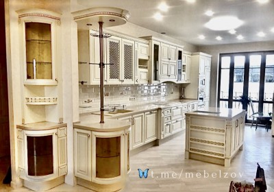 Кухня с Островом массив ясеня УТ181