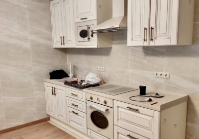 УТ330. Кухня в дом из массива ясеня в стиле Прованс