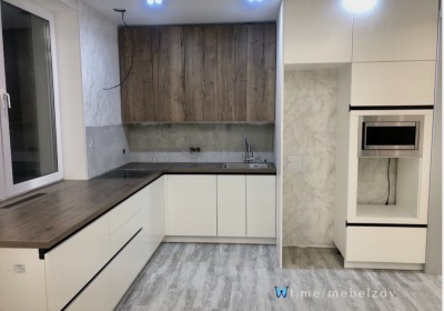 УТ382.Белая кухня в подоконник