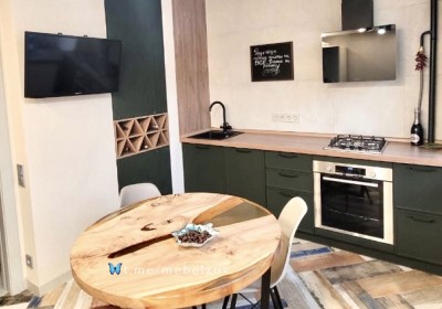 МГС119. Зеленая кухня со столешницей под дерево